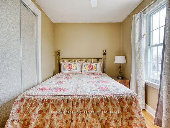 22nd image of 6159 Toby Cres