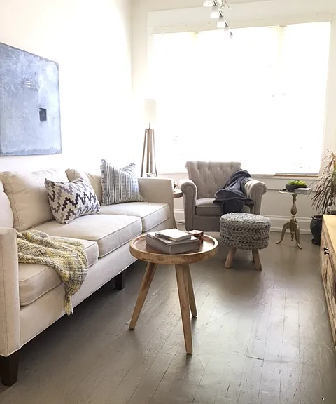 325 S Reeves Ter — Photo 2