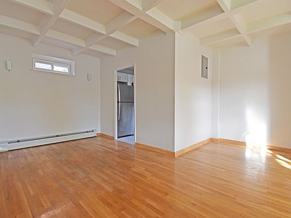 4th image of 144-33 Grand Central Pkwy #72GA