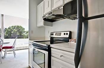 5th image of 1000 Urlin Ave APT 218