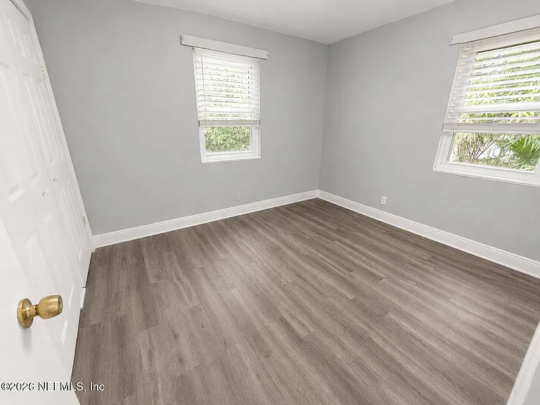 4918 N Pearl St — Photo 7