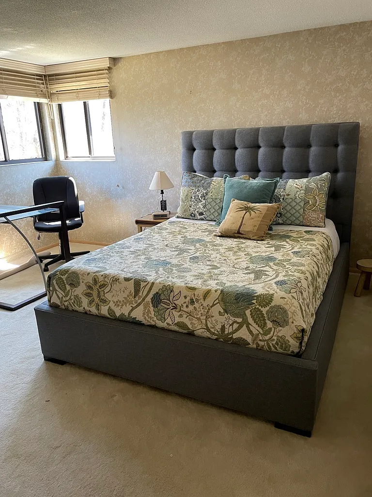 Waterfront, furnished mid-term rental. 3-Bed home with Garage and In-Unit Laundry — Photo 4