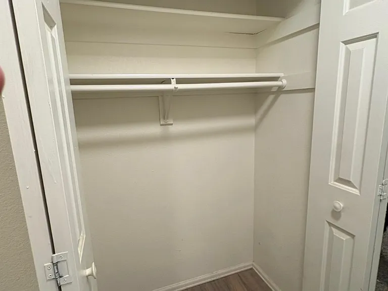 942 S Harmony Ln — Photo 17