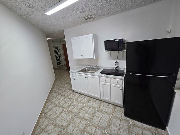 5th image of 14800 Robinson St