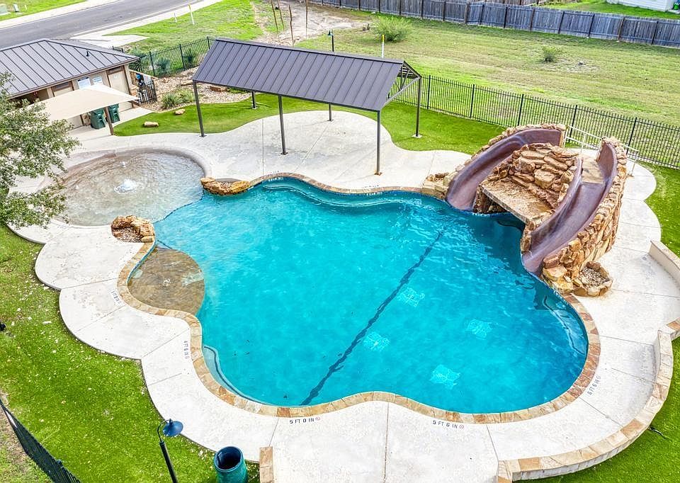 Community Pool/ Park