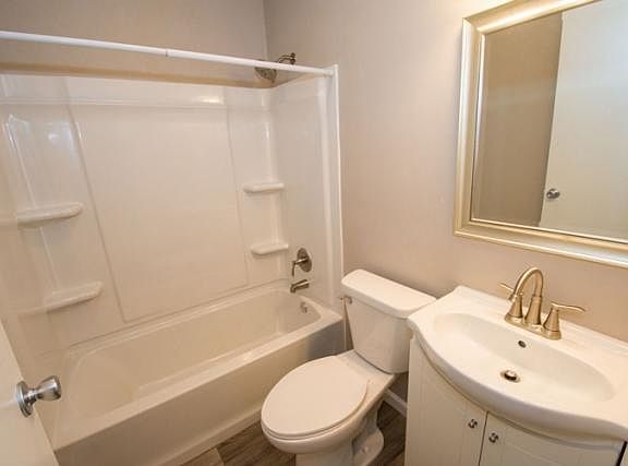 4th image of 56576 Miller Dr