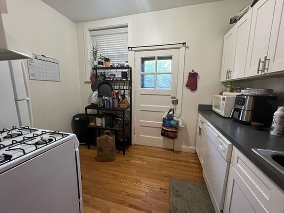 5th image of 4207 N Ashland Ave APT 1
