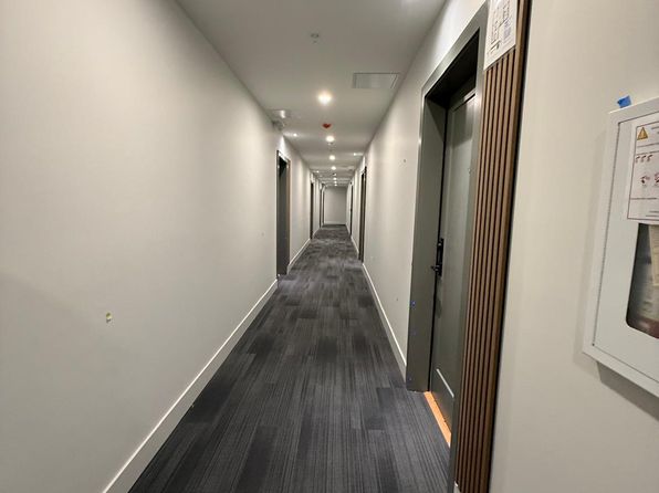 1 bedroom rental in Surrey — photo 5