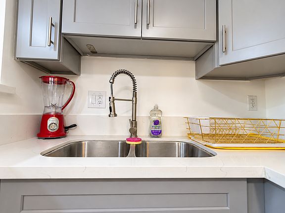 4th image of 1802 E 65th St #1802