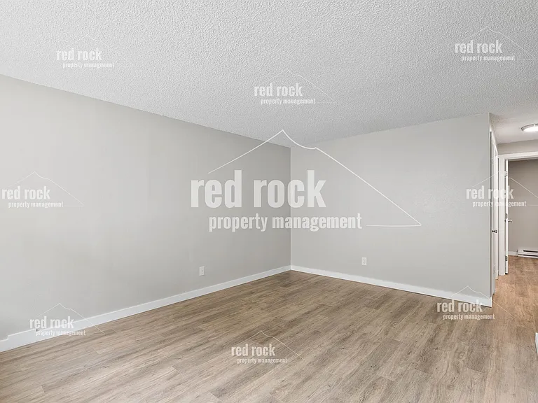 2422 E Diamond Ave #1 — Photo 3