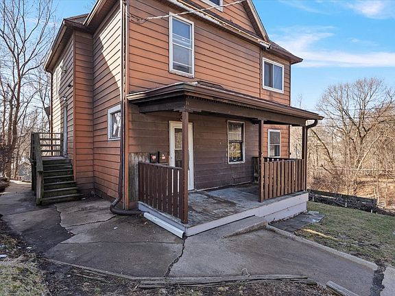 3rd image of 3 Riverview Pl