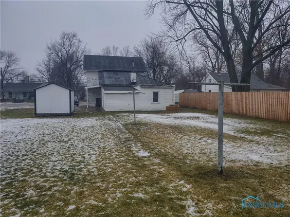 725 Hopkins St, Defiance, OH 43512