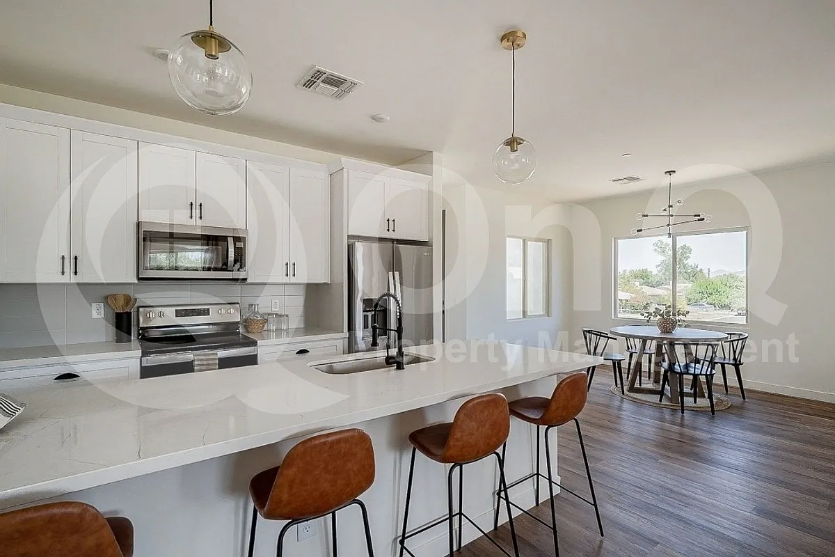 3 bed, 3.5 bath, 1980 sqft, $2,550 — Photo 2