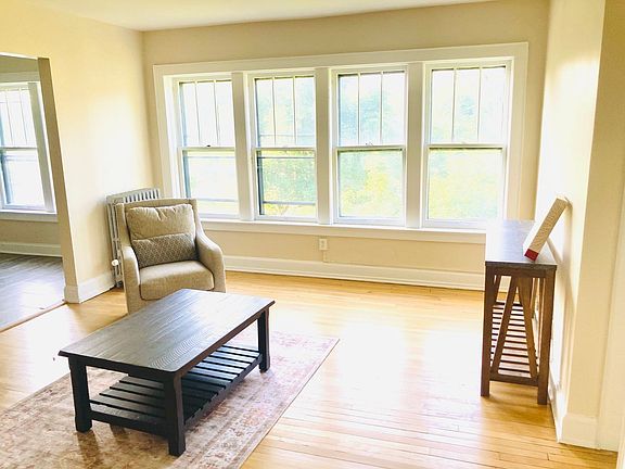 3rd image of 409 Stolp Ave #311