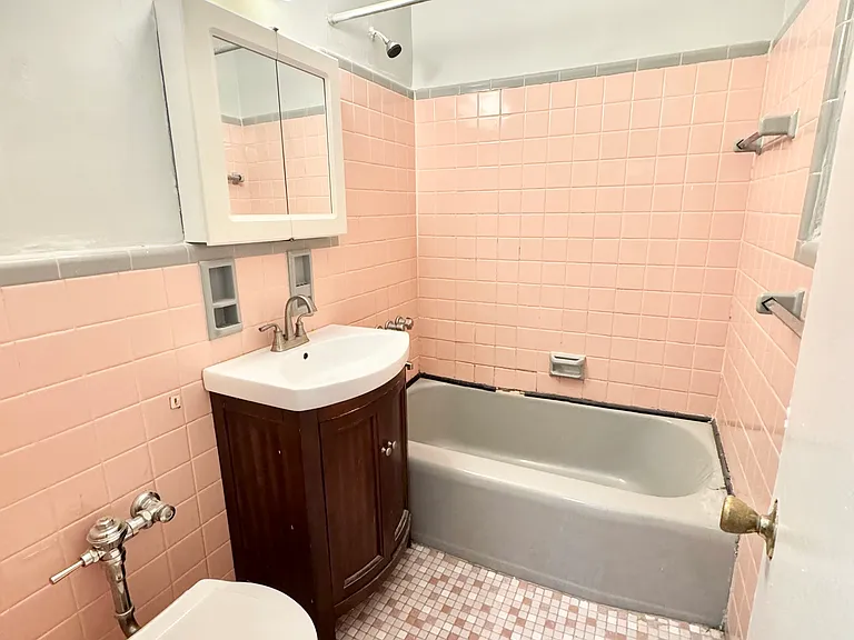 820 Ocean Pkwy #10 — Photo 7