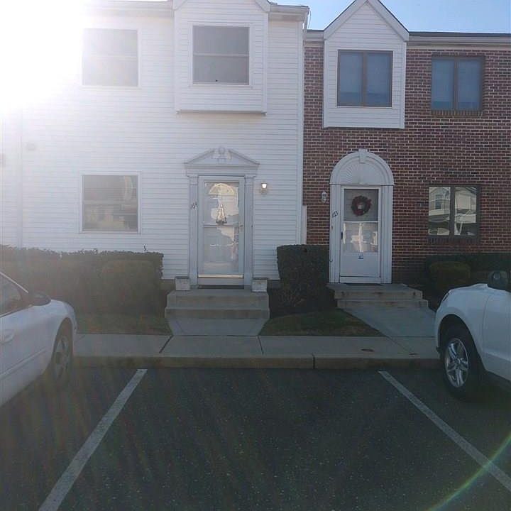 1st image of 164 Yorktown Blvd