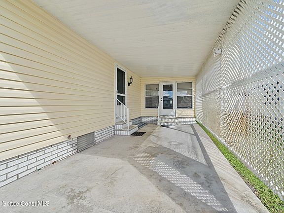 4th image of 746 Periwinkle Cir