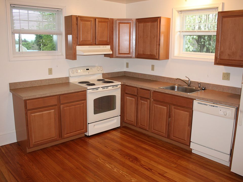 2nd image of 701 Wayne Ave #A