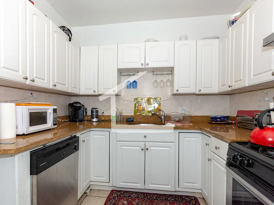 314 Saint Paul St #3