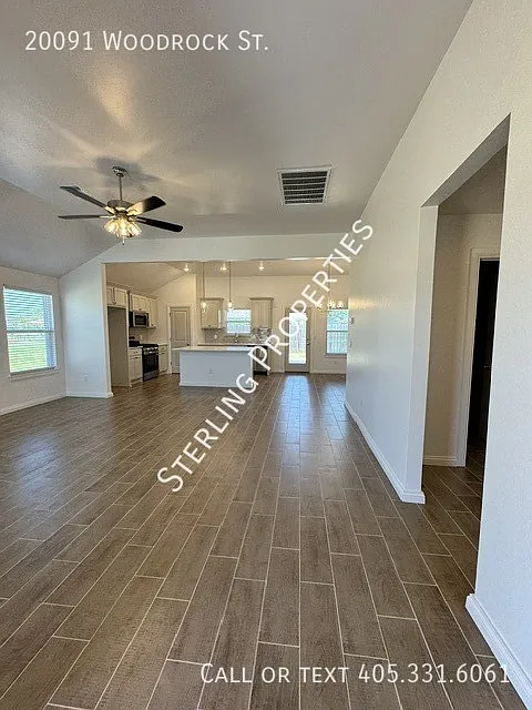 3 bed, 1496 sqft, $1,895 — Photo 2