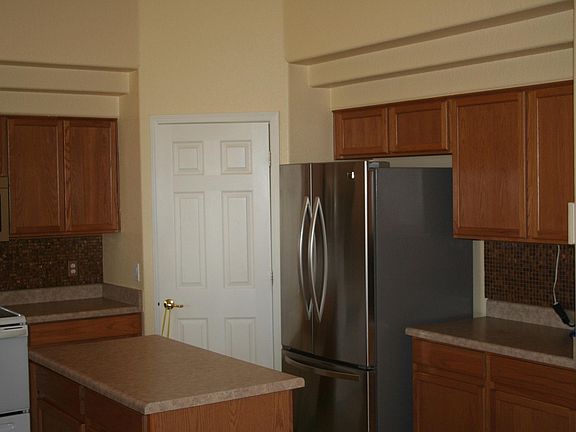 Kitchen with all appliances
