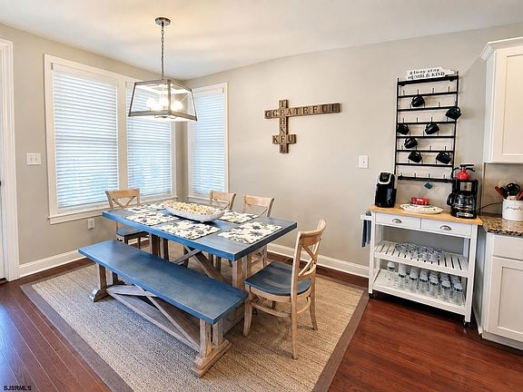 4th image of 1233 Asbury Ave #1