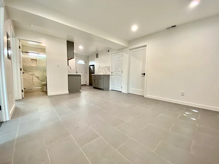 908 Vienna St — Photo 1