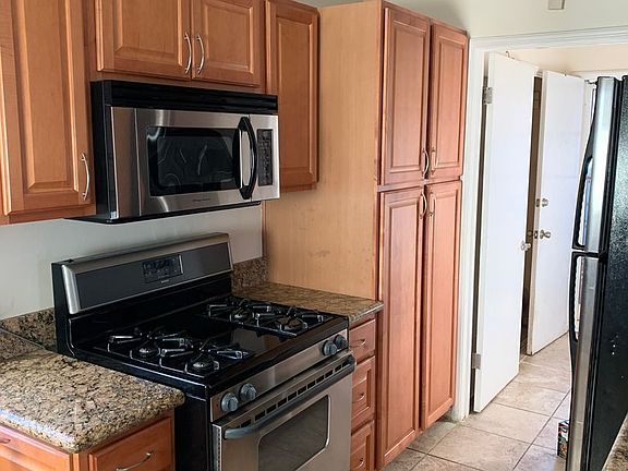 2nd image of 6614 Camellia Ave APT 2