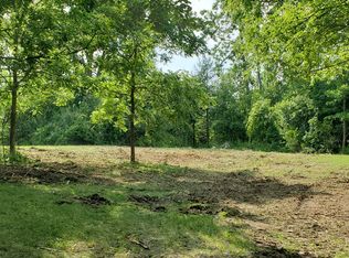 3195 E Pillar Dr, Whitmore Lake, MI 48189