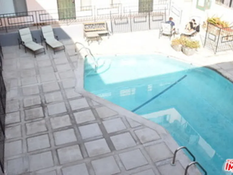 1940 Carmen Ave #PENTHOUSE — Photo 2