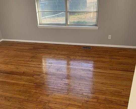 4th image of 1231 E 3rd St