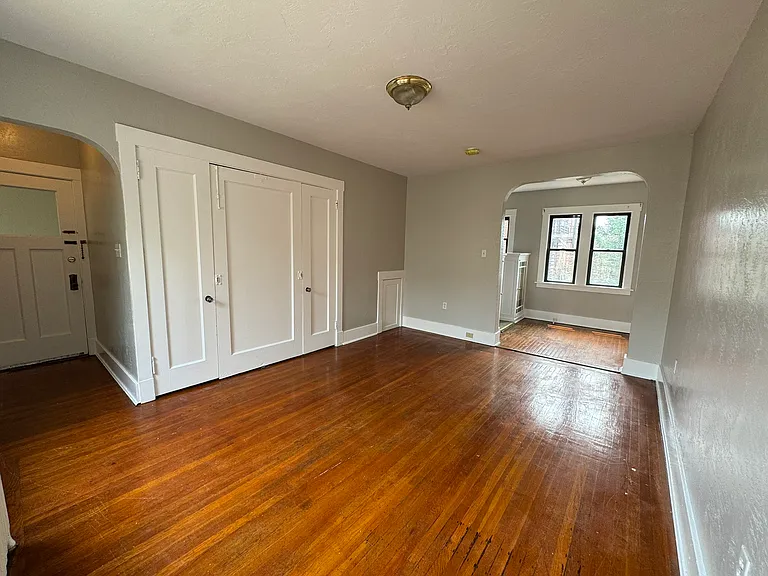 2816 Broadway Ave #K — Photo 3