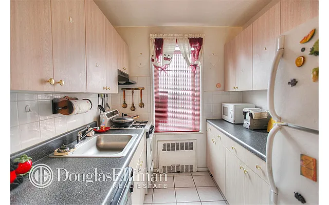 Sold by Douglas Elliman | media 4