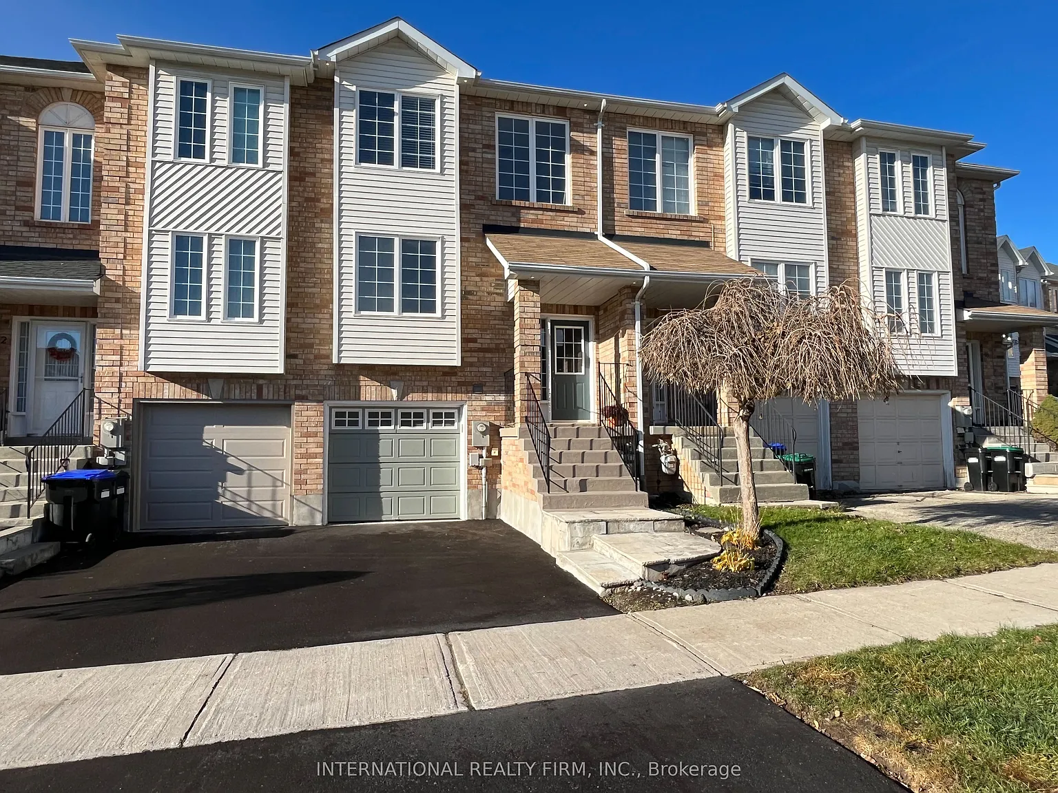 3 bed, $2,600 — Photo 2