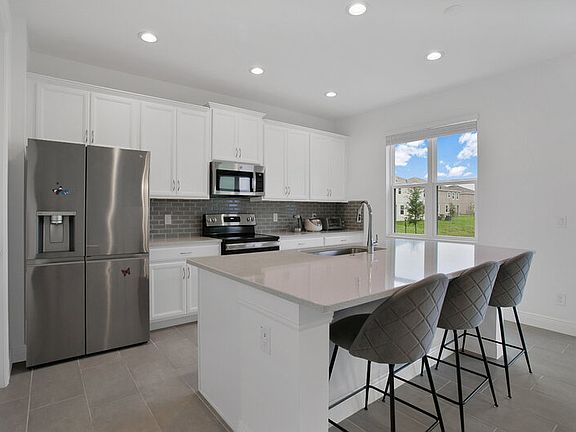 5th image of 5052 Bessie Ct