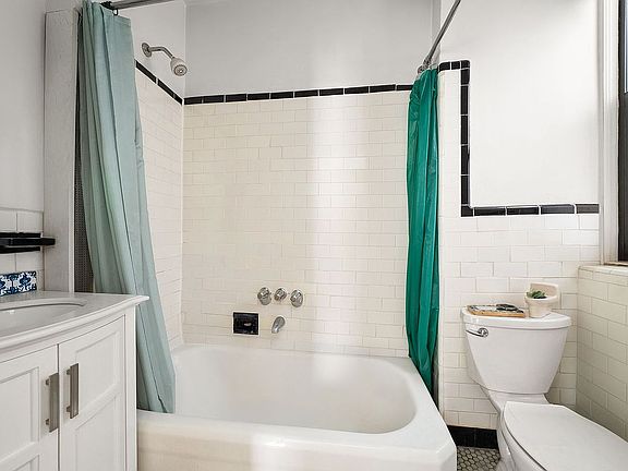 5th image of 505 W 143rd St APT 33