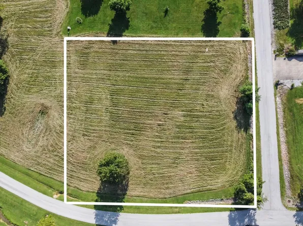 24 Meadow Brook Ct, Flemingsburg, KY 41041