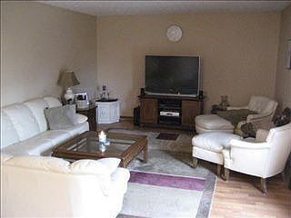 4th image of 8439 Kingsley Dr