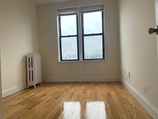 Rented by Alexiou Realty | media 7