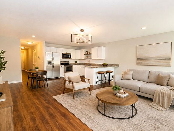 2nd image of 2106 Duncan Ave #104