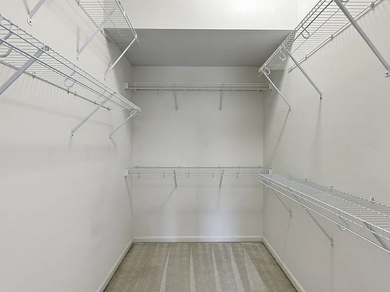 323 Skyview Ct — Photo 17