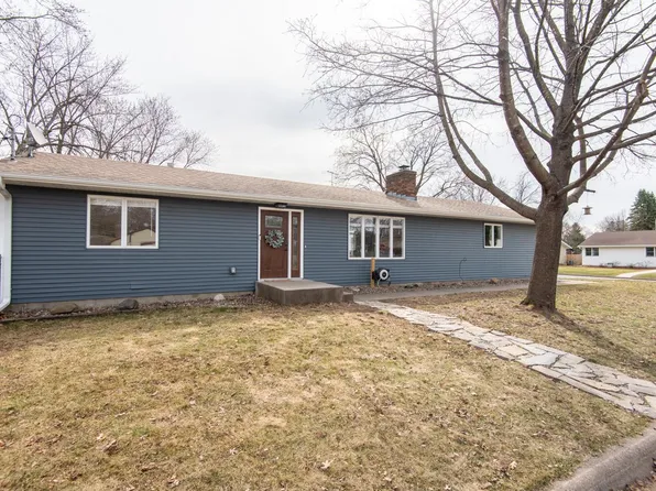 842 4th St W, Hastings, MN 55033