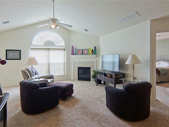 3rd image of 6132 NE Kensington Dr