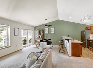 2834 Pleasant View Rd UNIT 201, Middleton, WI 53562