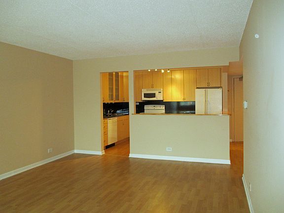 5th image of 475 Plum Creek Dr #1114