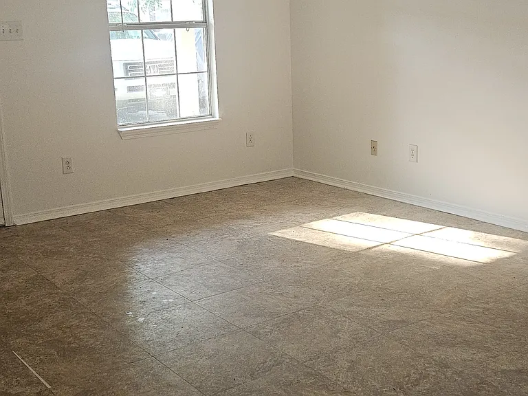 10125 Fournier Ave #B — Photo 13