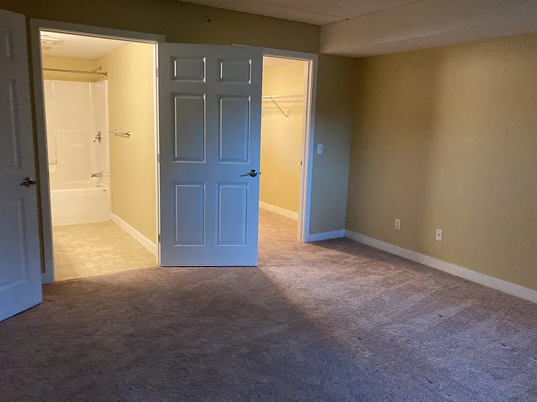 5247 Shelburne Rd — Photo 22