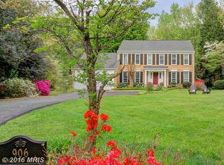 906 McMillen Ct, Great Falls, VA 22066