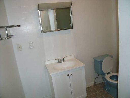 5th image of 555 17th Ave