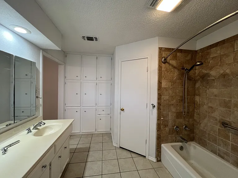 5607 87th Pl — Photo 10